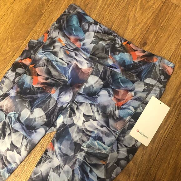 Lululemon Fast and Free High-Rise Tight 25” with Pockets in LUFL Size 12 - Picture 3 of 15